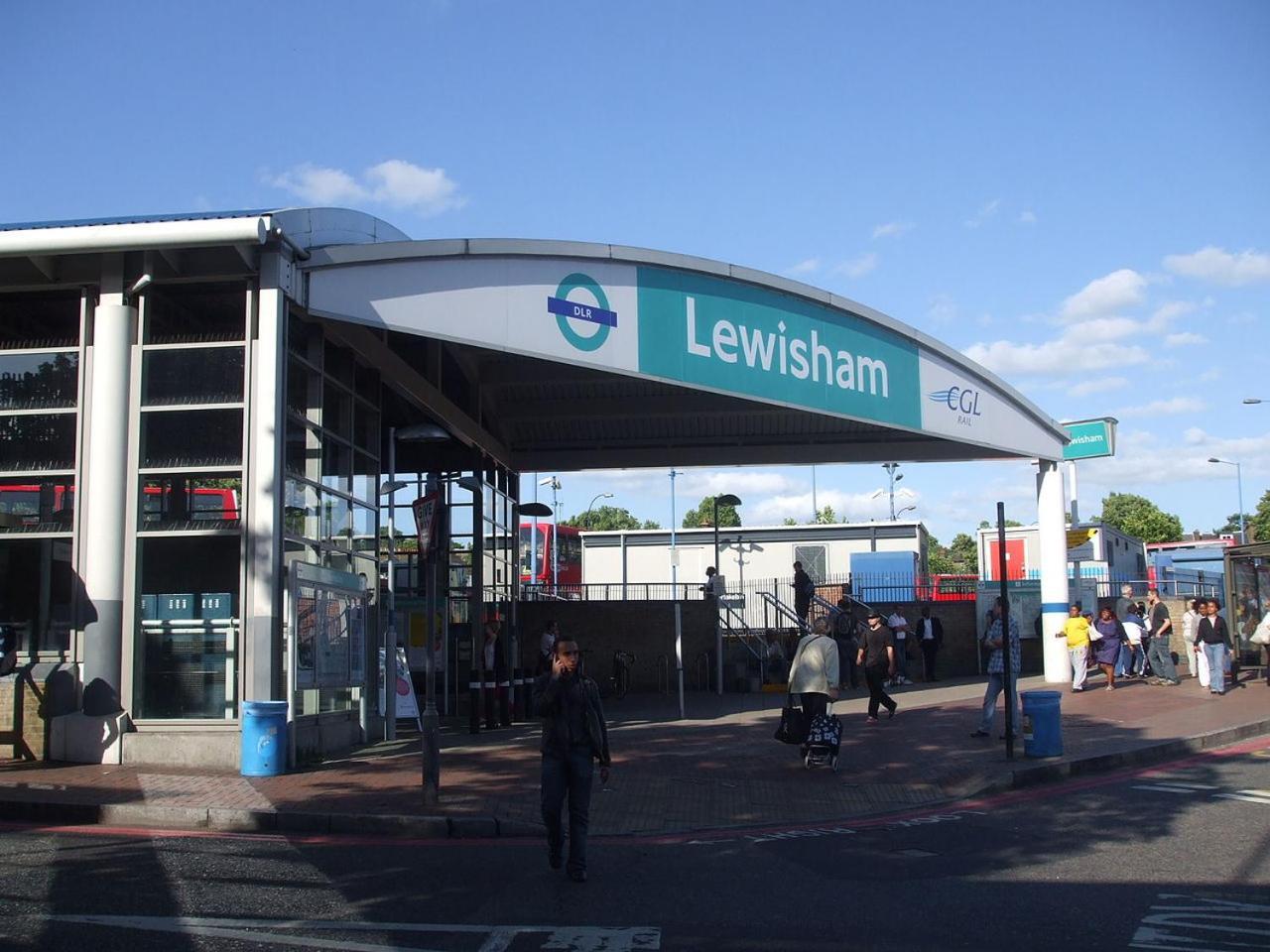 Spacious Modern 1-bedroom In Catford - Excellent Transport Links - Ideal For Long Apartment